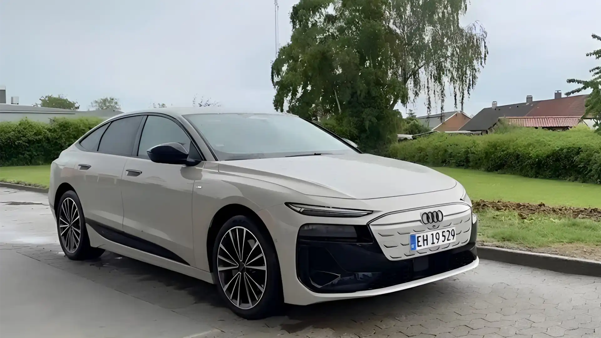 Audi A6 Sportback video