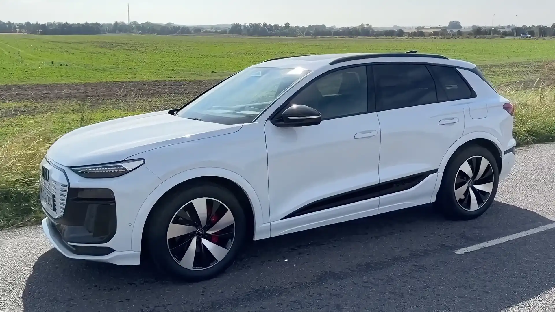 Audi Q6 video
