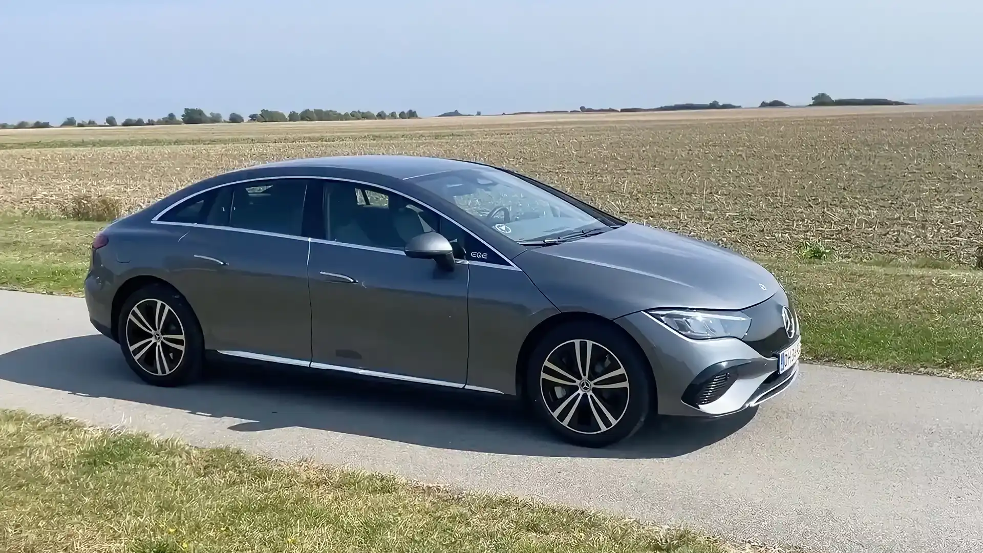 Mercedes-Benz EQE Sedan video