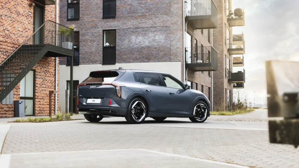 Kia EV4 – bagfra