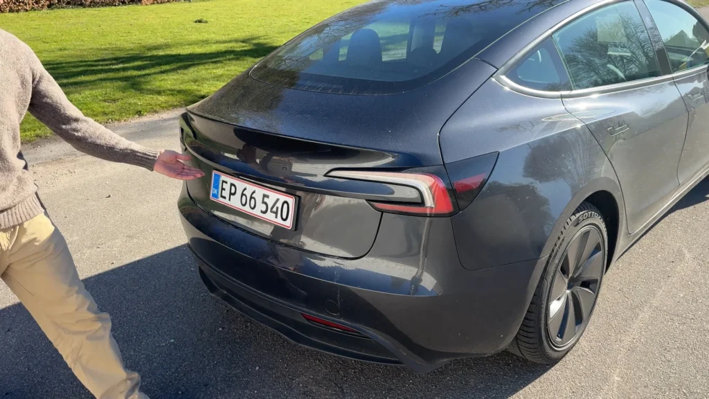 Tesla Model 3 – bagfra
