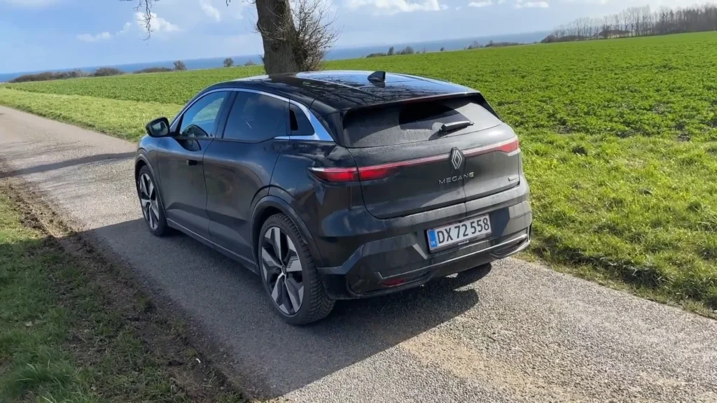 Renault Megane E-Tech – skrå bagfra