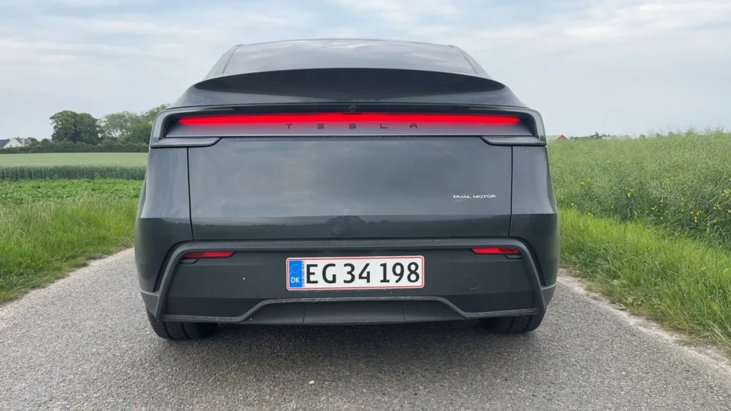 Tesla Model Y – bagfra