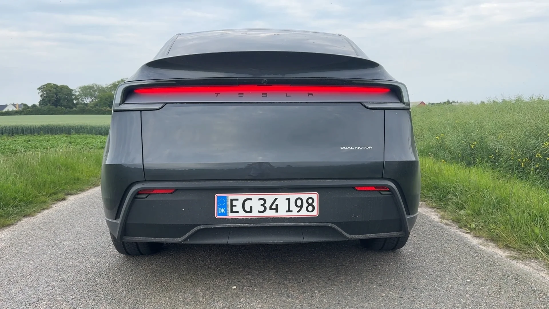 Tesla Model Y – bagfra