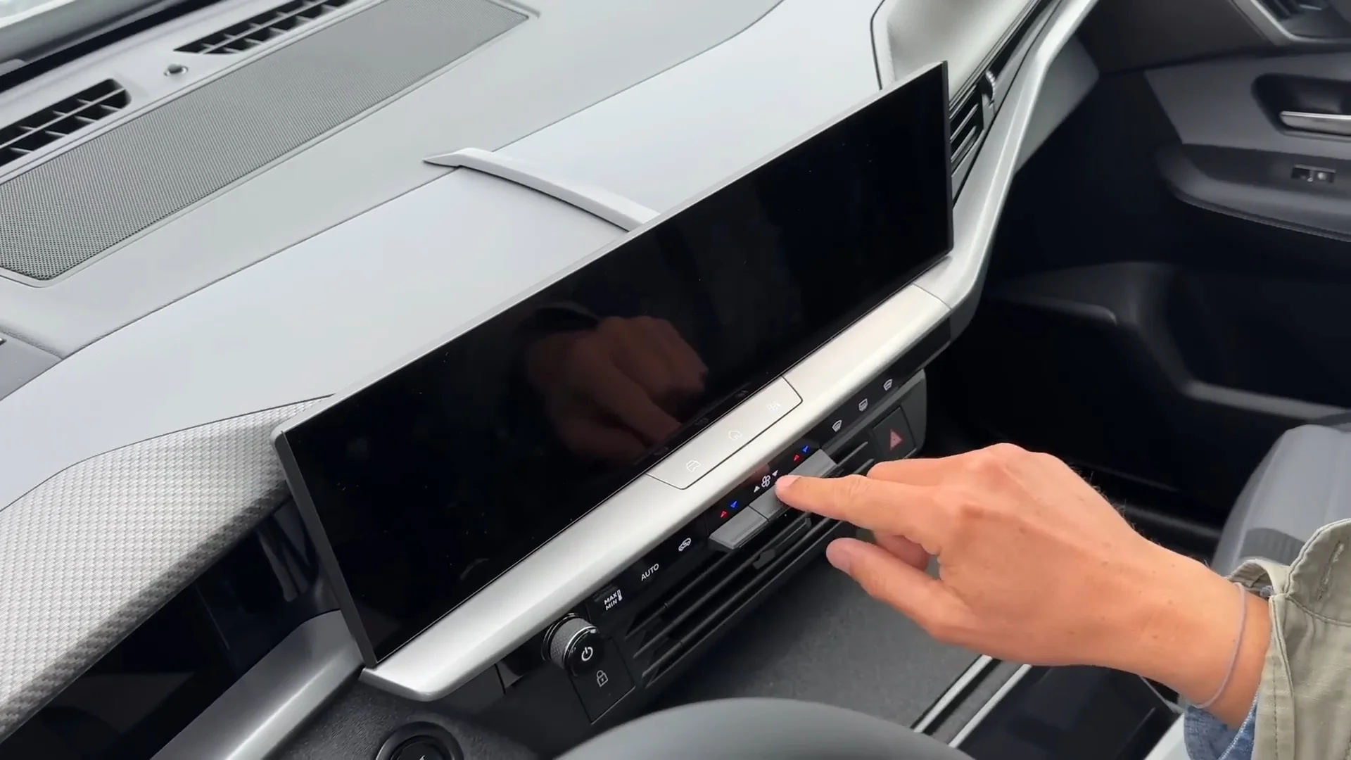 Opel Grandland Electric – midterkonsol