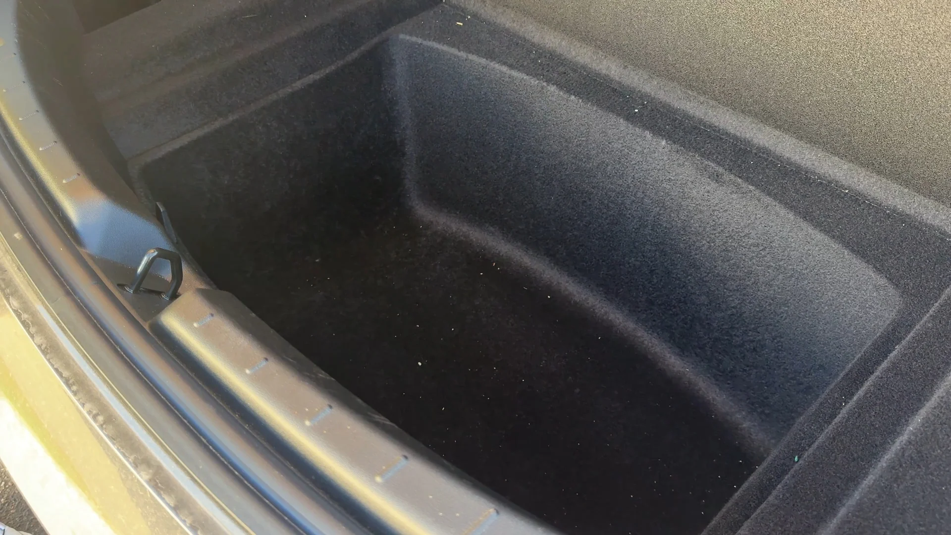 Tesla Model 3 – bagagerum
