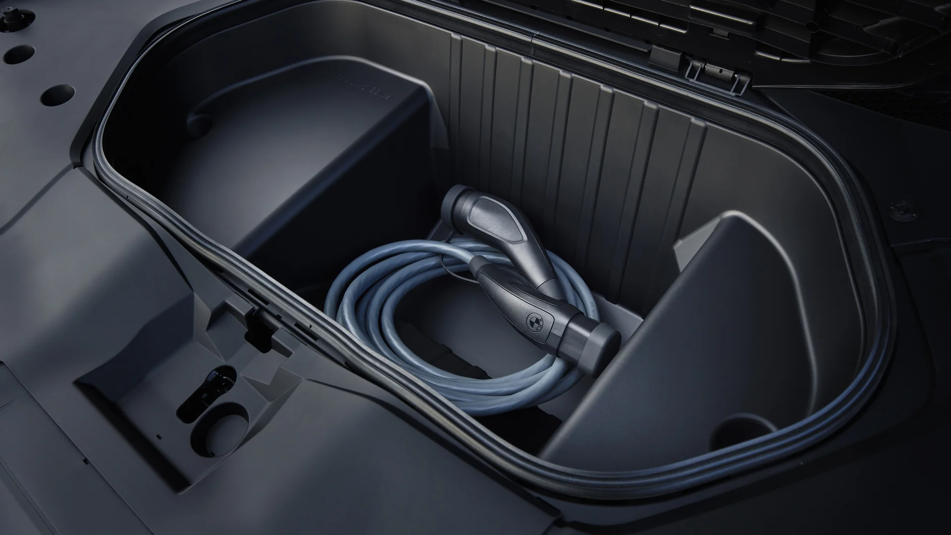 BMW iX3 – frunk