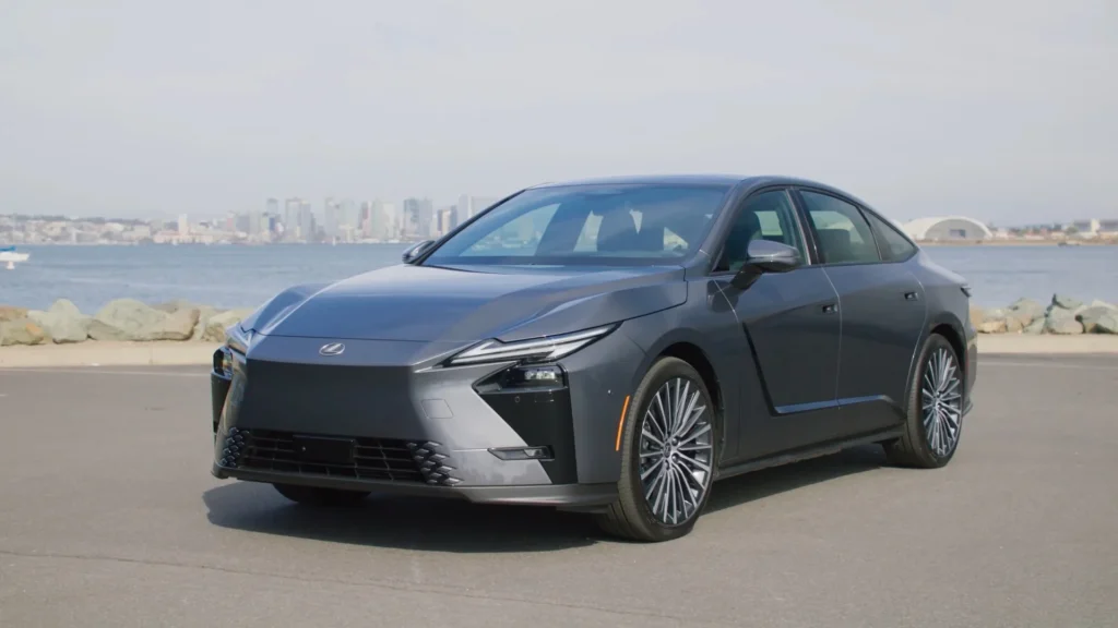 Lexus ES – forfra