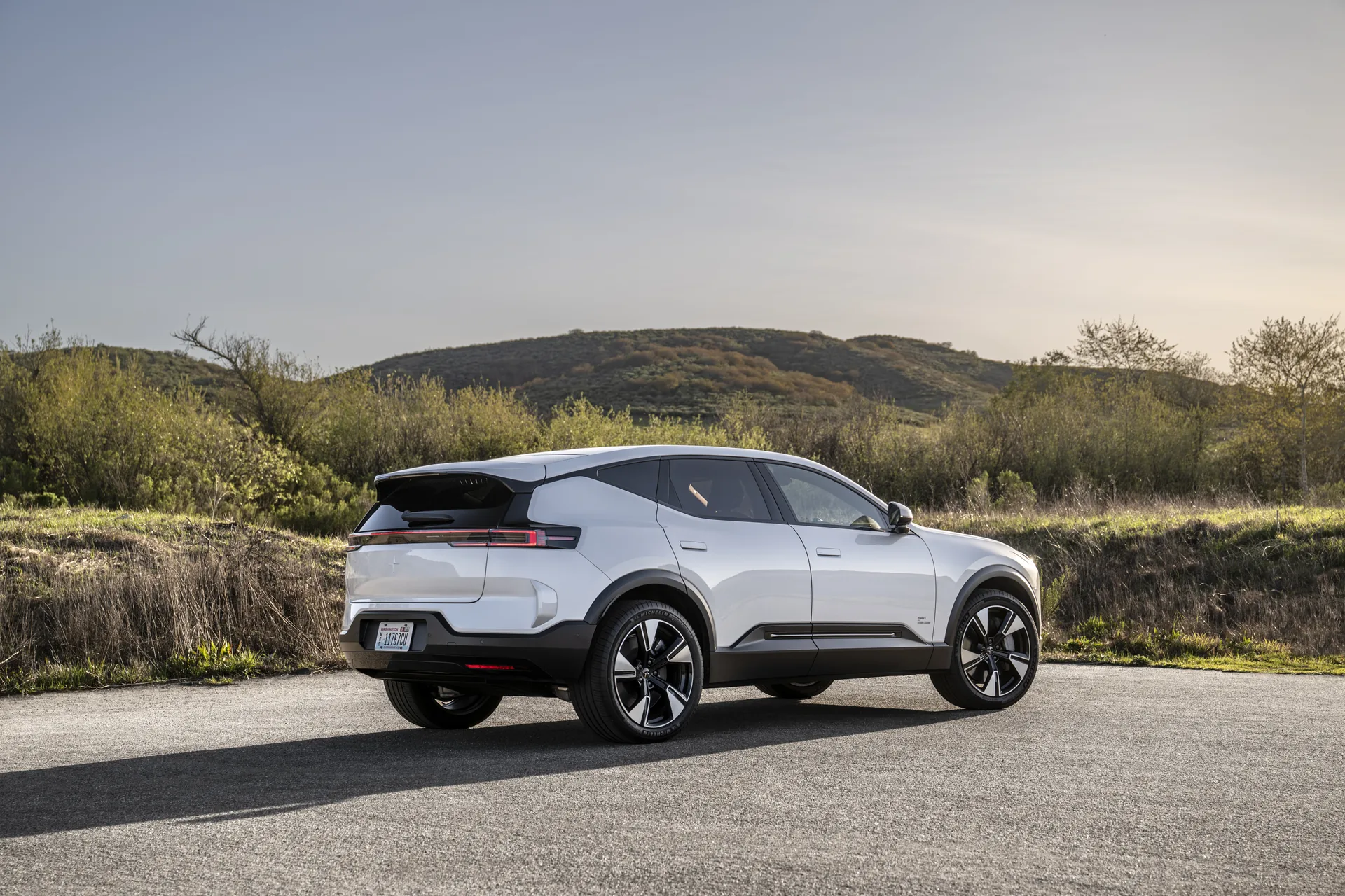 Polestar 3 – skrå bagfra