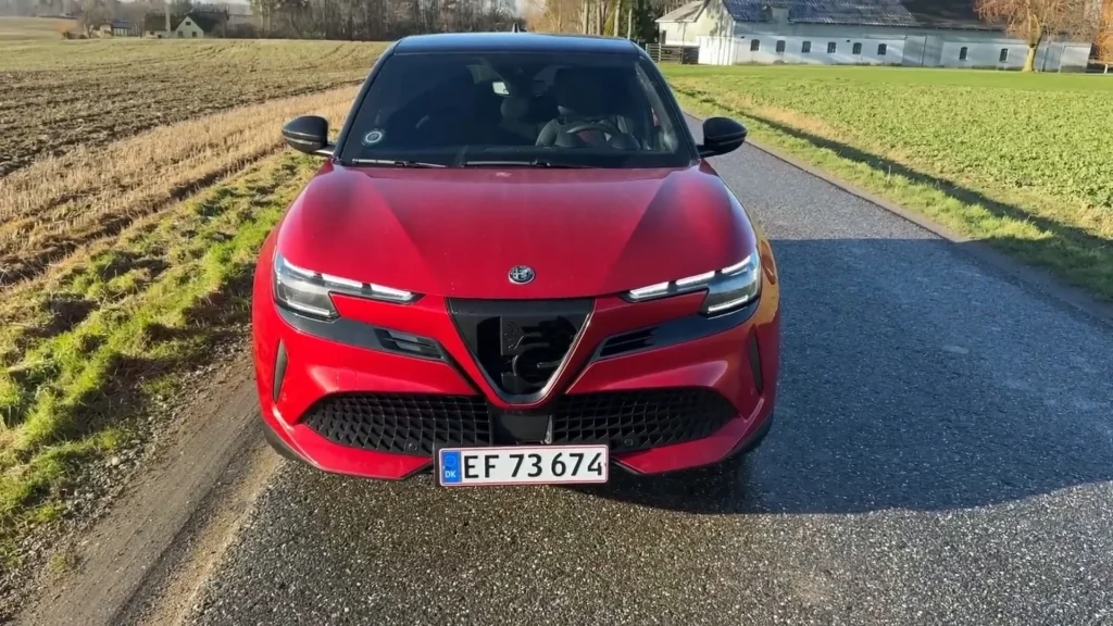 Alfa Romeo Junior – forfra
