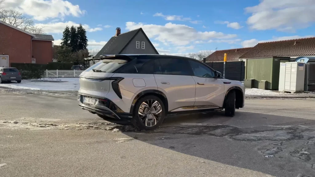 Hongqi EHS7 – skrå bagfra