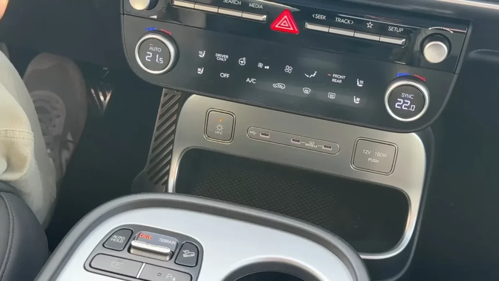 Hyundai IONIQ 9 – midterkonsol
