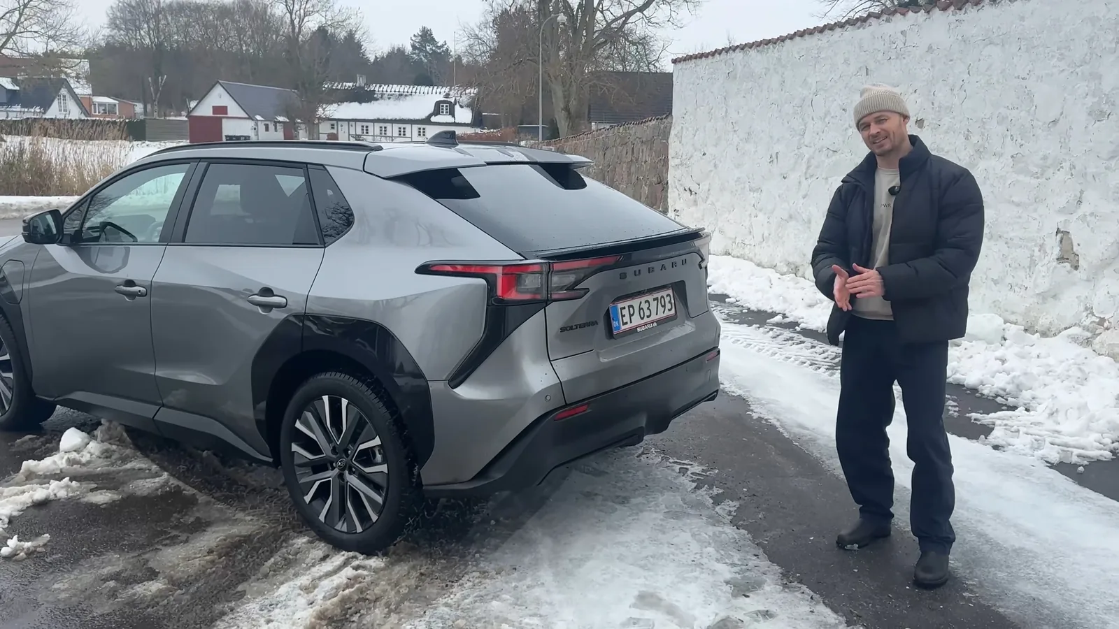 Subaru Solterra – skrå bagfra
