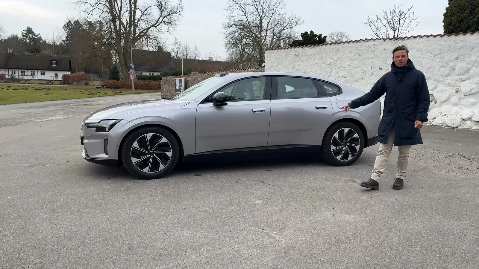 Volvo ES90 – siden
