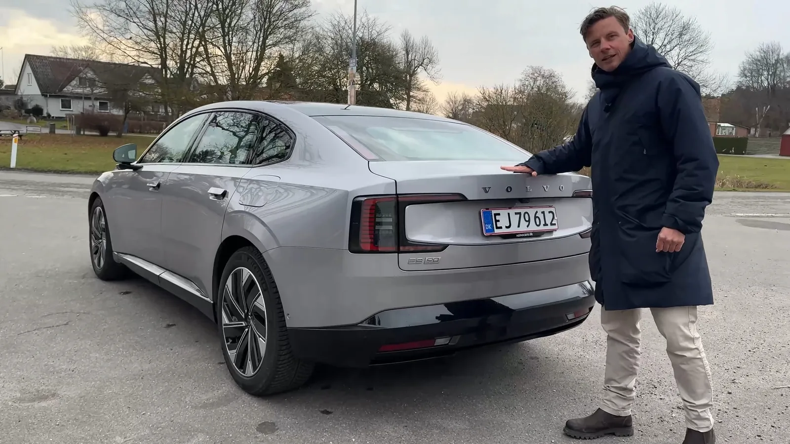 Volvo ES90 – bagfra