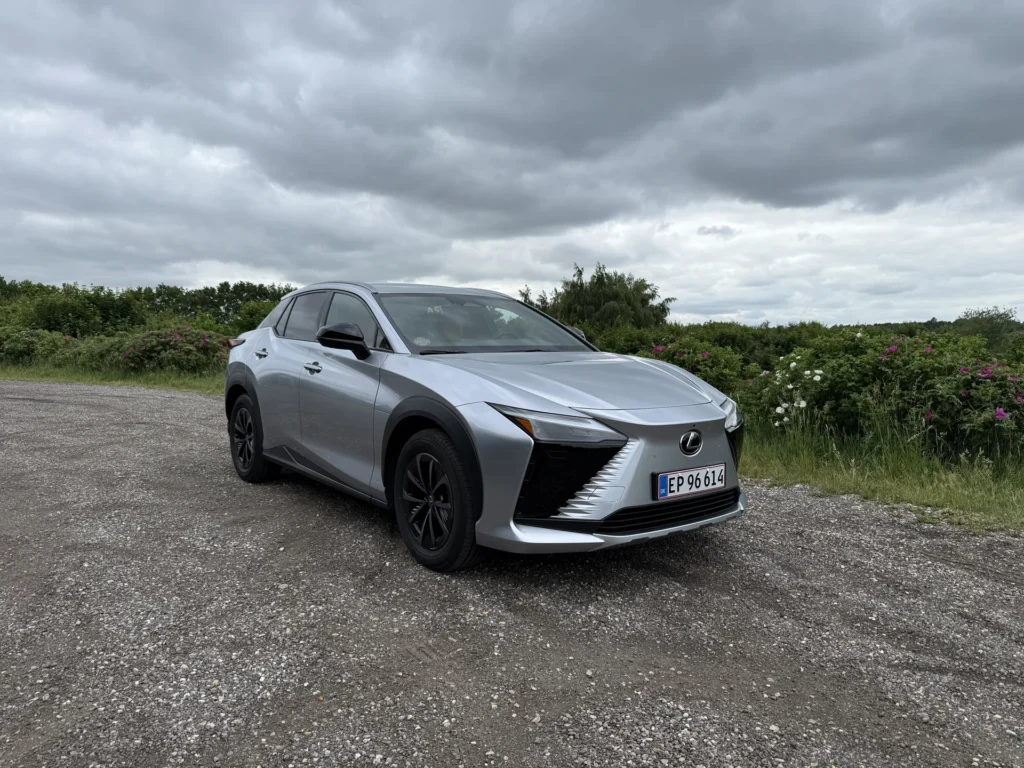 Lexus RZ videoanmeldelse