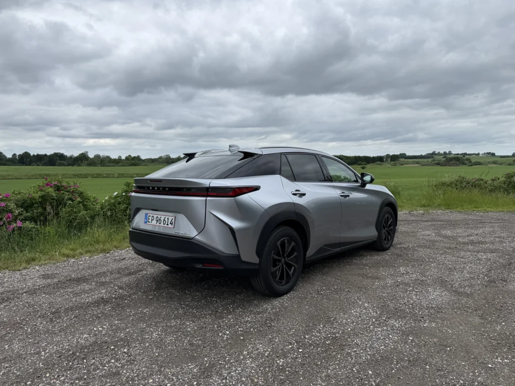 Lexus RZ – bagfra