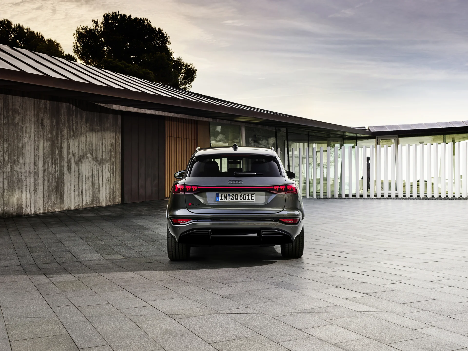 Audi Q6 – bagfra