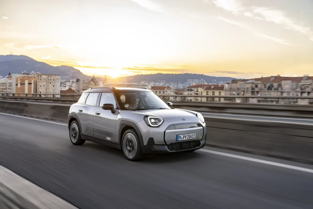 MINI Aceman – skrå forfra