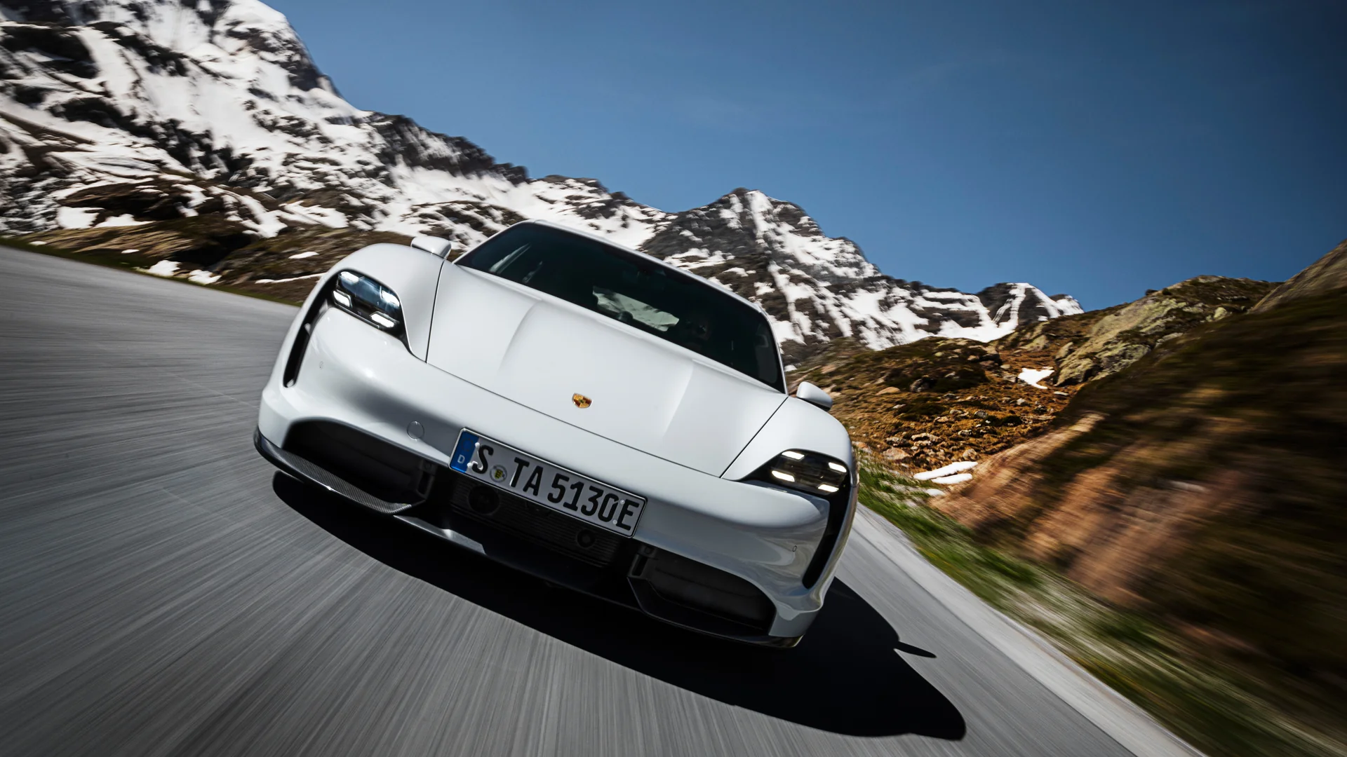 Porsche Taycan – skrå forfra