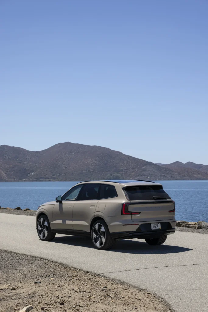 Volvo EX90 – skrå bagfra