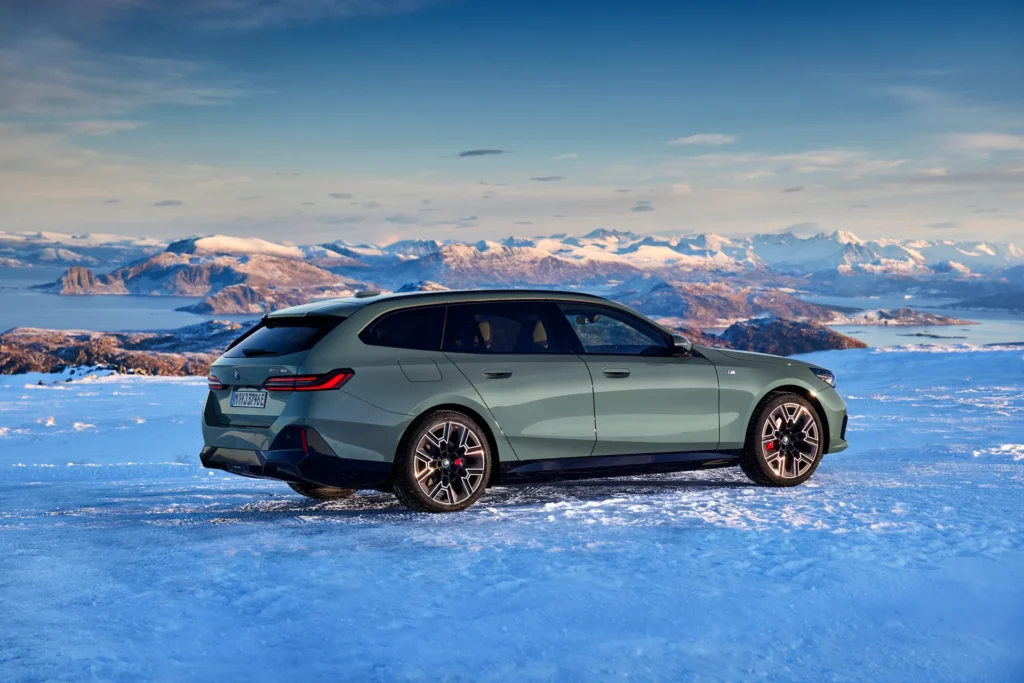 BMW i5 Touring – siden