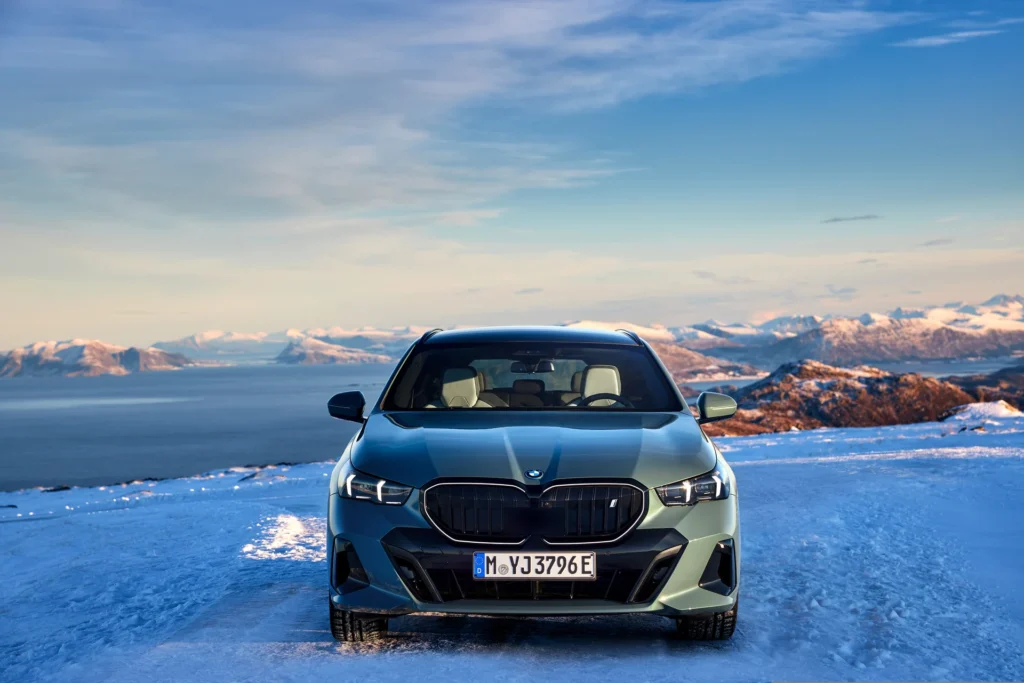 BMW i5 Touring – forfra