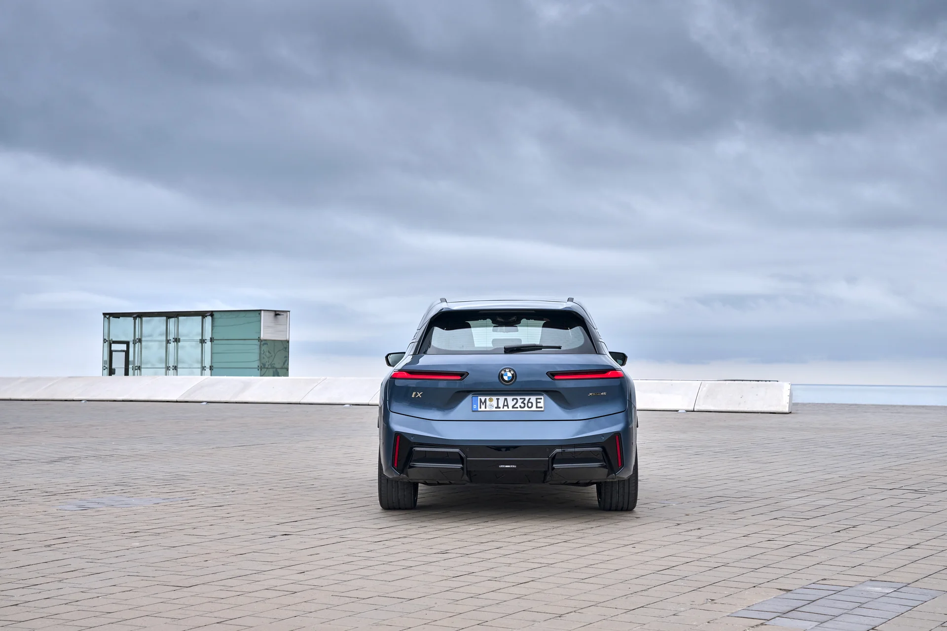 BMW iX – bagfra