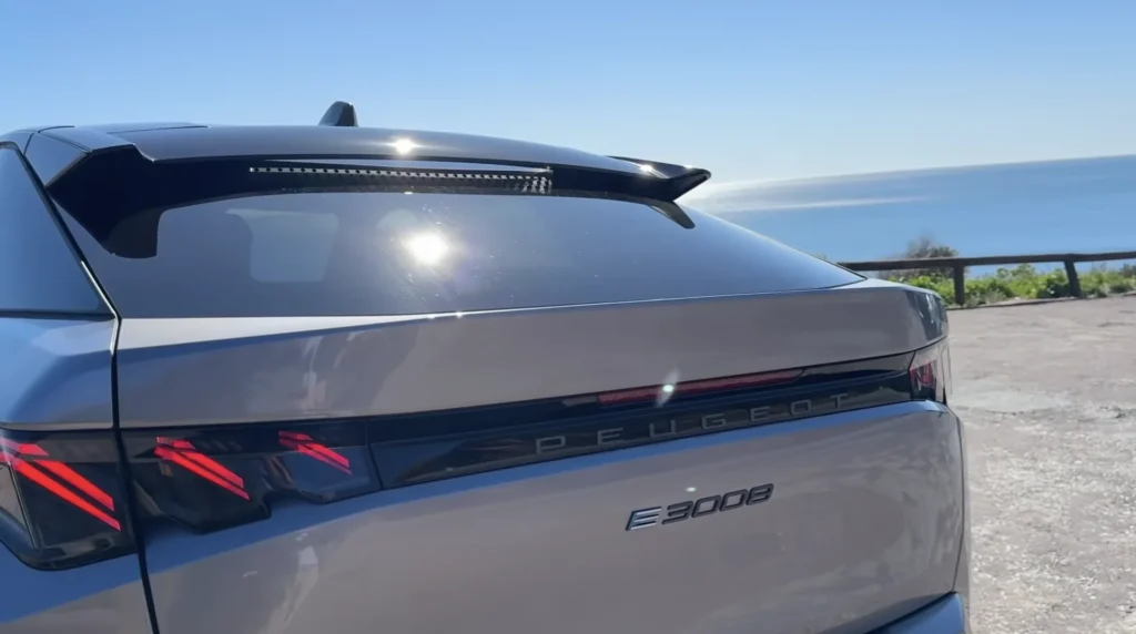 Peugeot E-3008 – bagfra