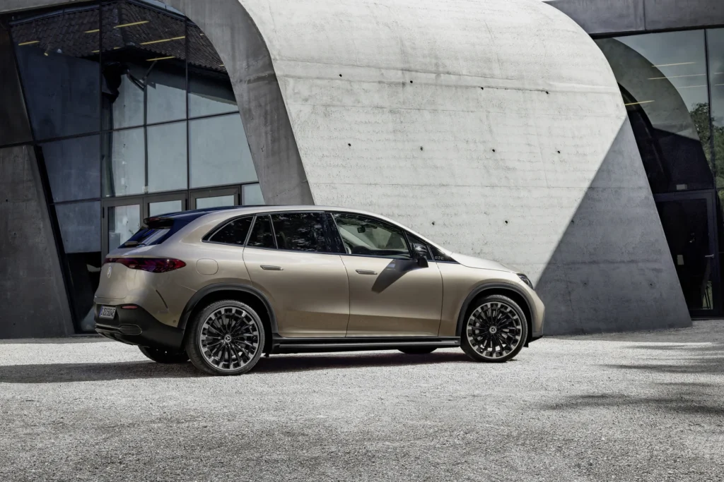 Mercedes-Benz EQE SUV – siden