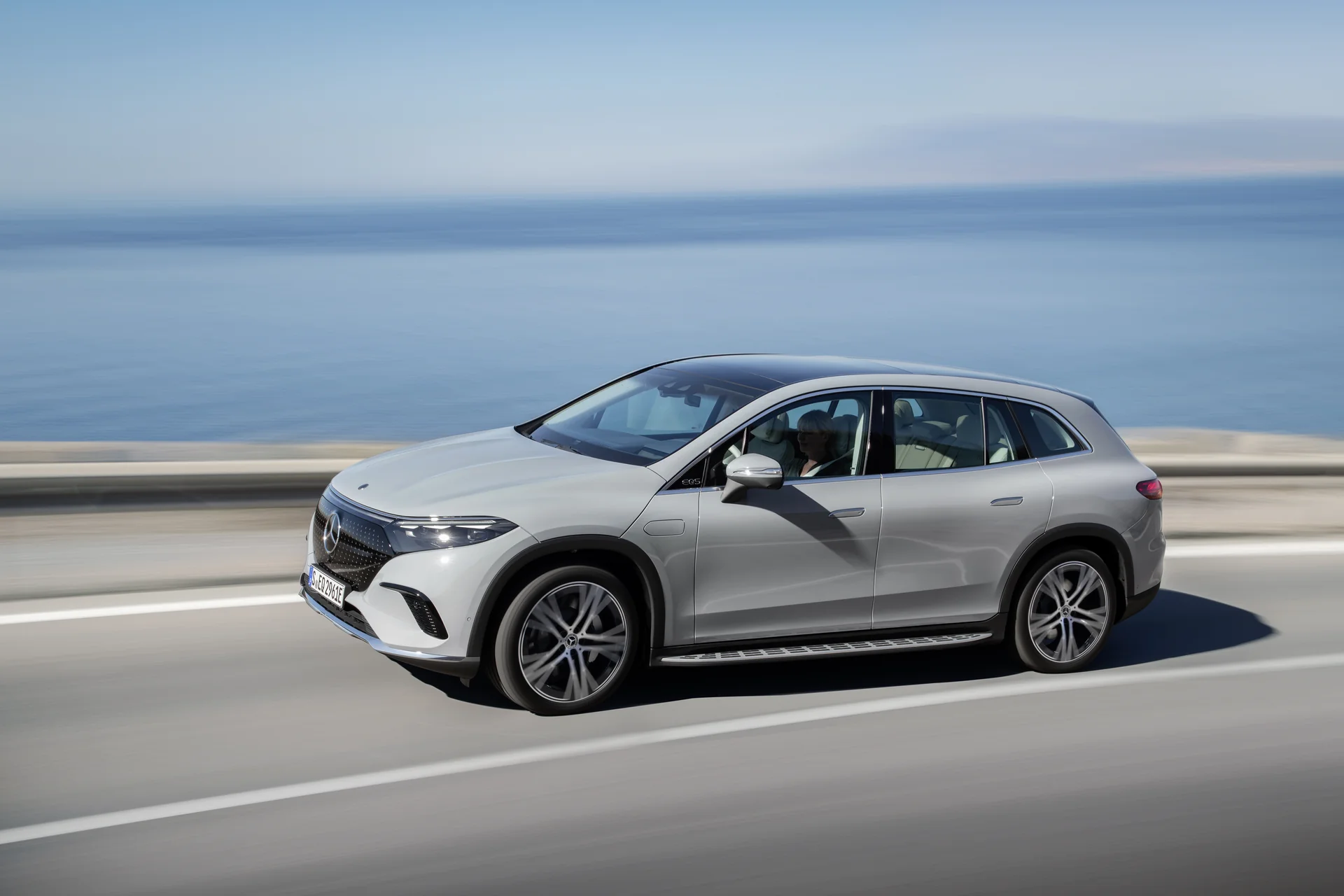 Mercedes-Benz EQS SUV – siden