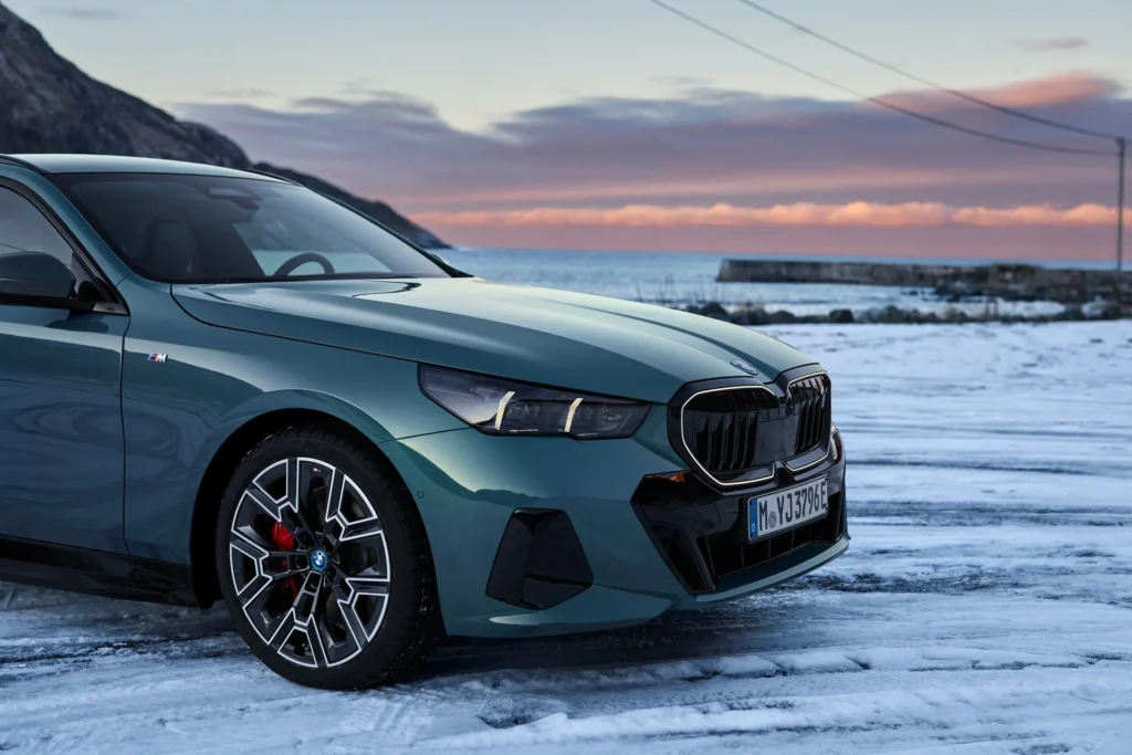 BMW i5 Touring – forfra