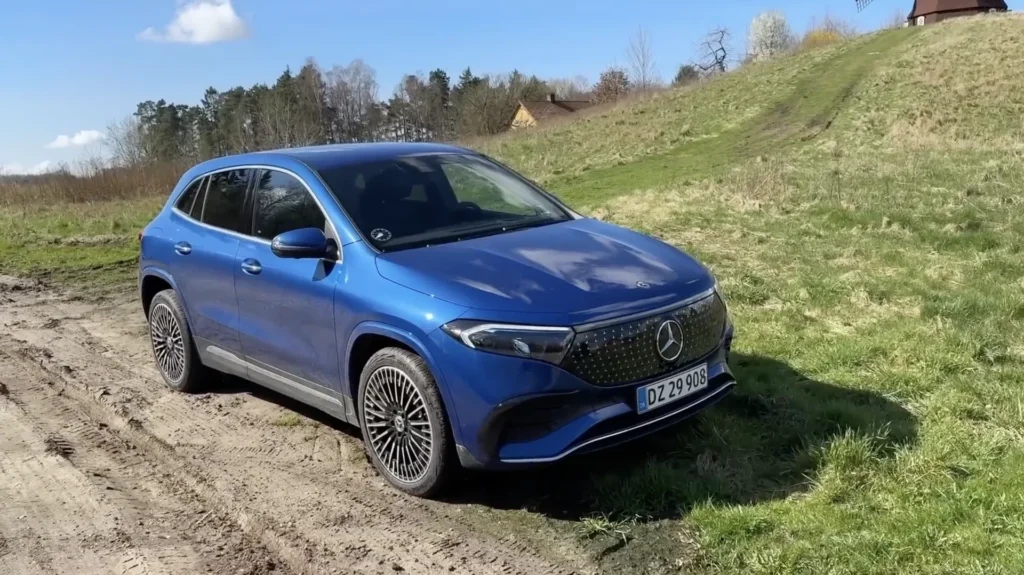 Mercedes-Benz EQA – skrå forfra