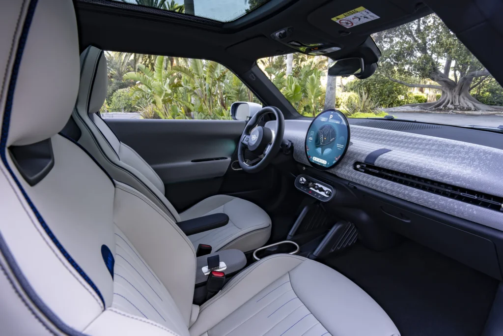MINI Cooper infotainment
