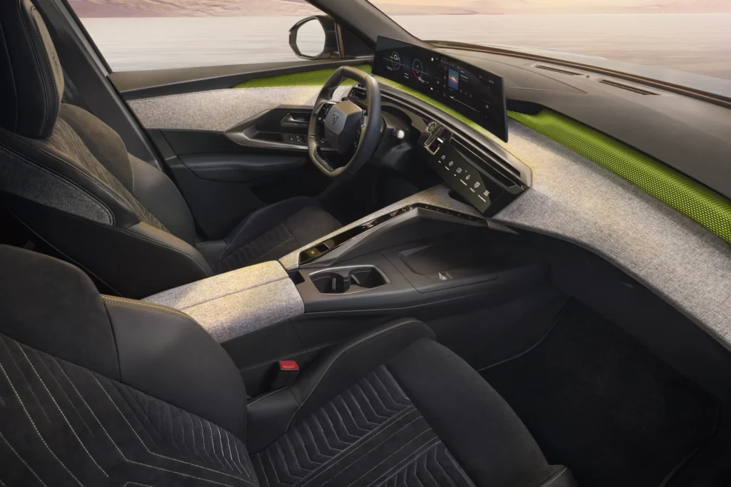 Peugeot E-5008 – kabine