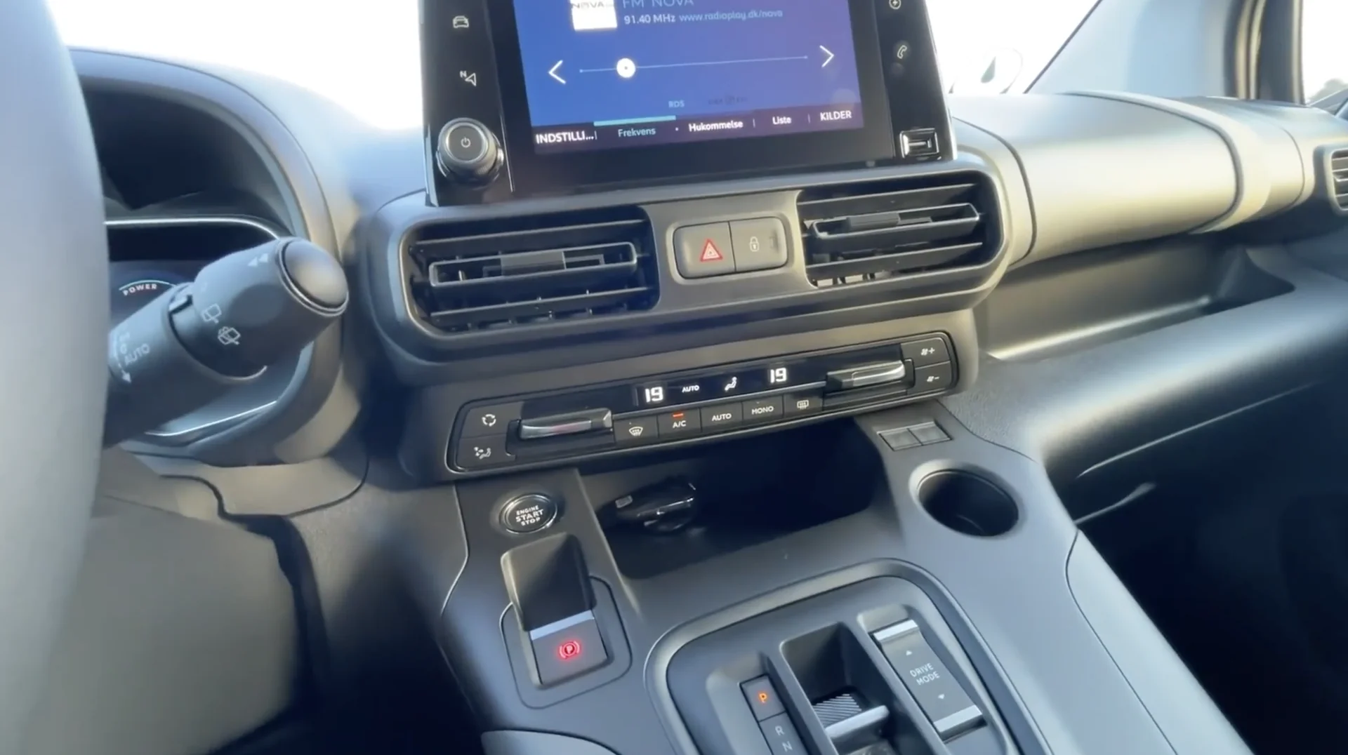Citroen e-Berlingo – midterkonsol