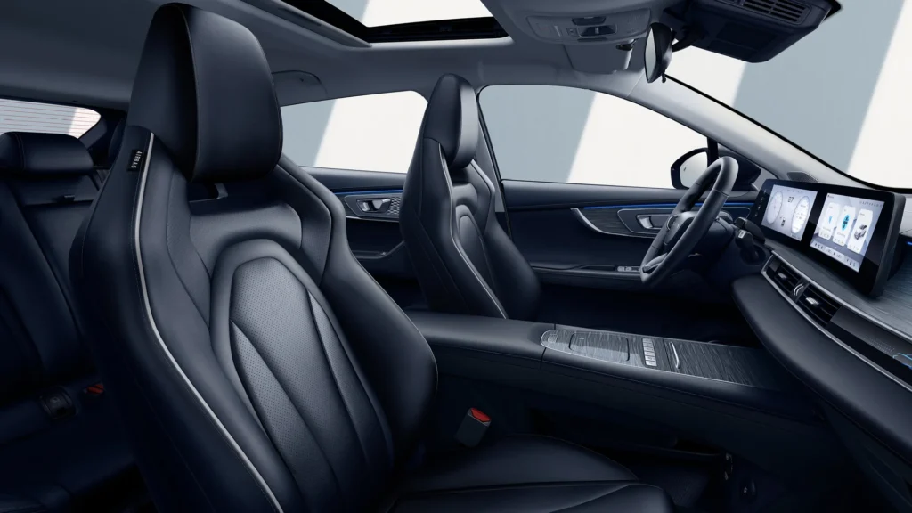 Omoda 5 EV – forsæder