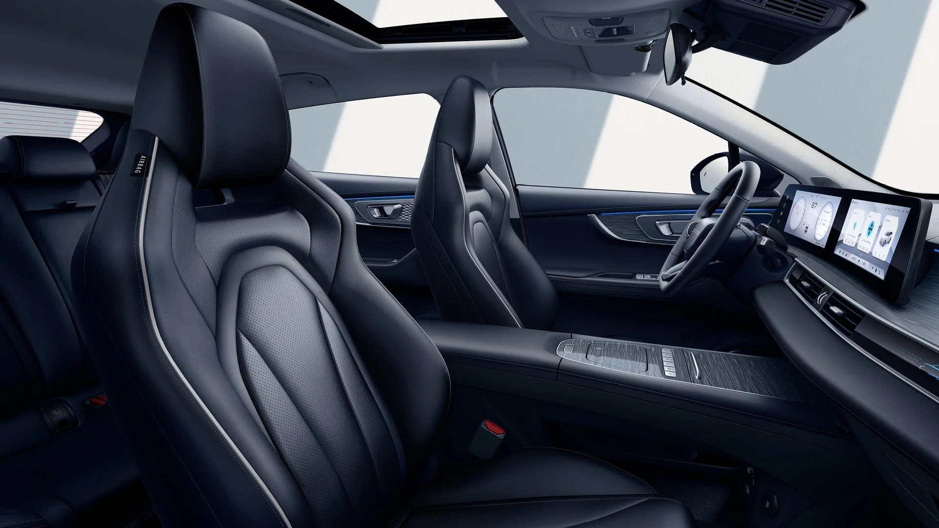 Omoda 5 EV – forsæder