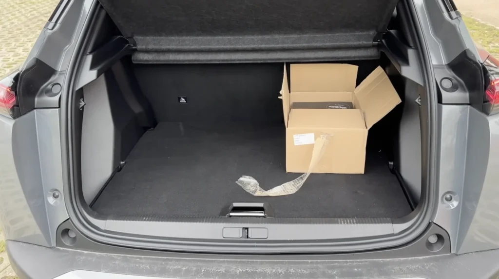 Peugeot E-2008 – bagagerum