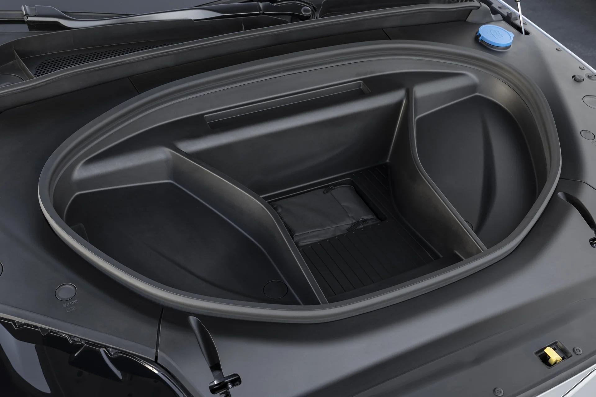 Volvo EX90 – frunk