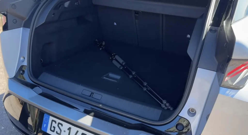 Peugeot E-3008 – bagagerum