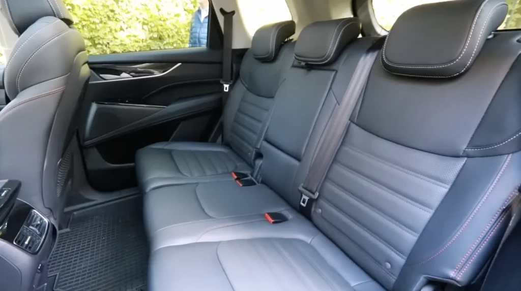 Maxus Euniq6 – bagsæder