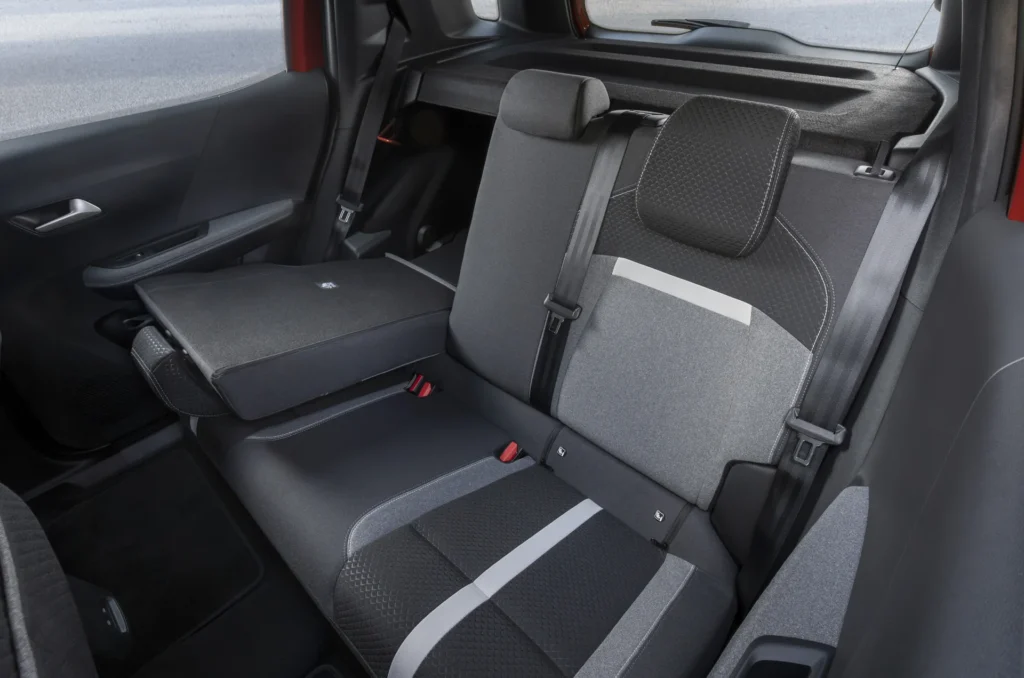 Opel Frontera Electric – bagsæder