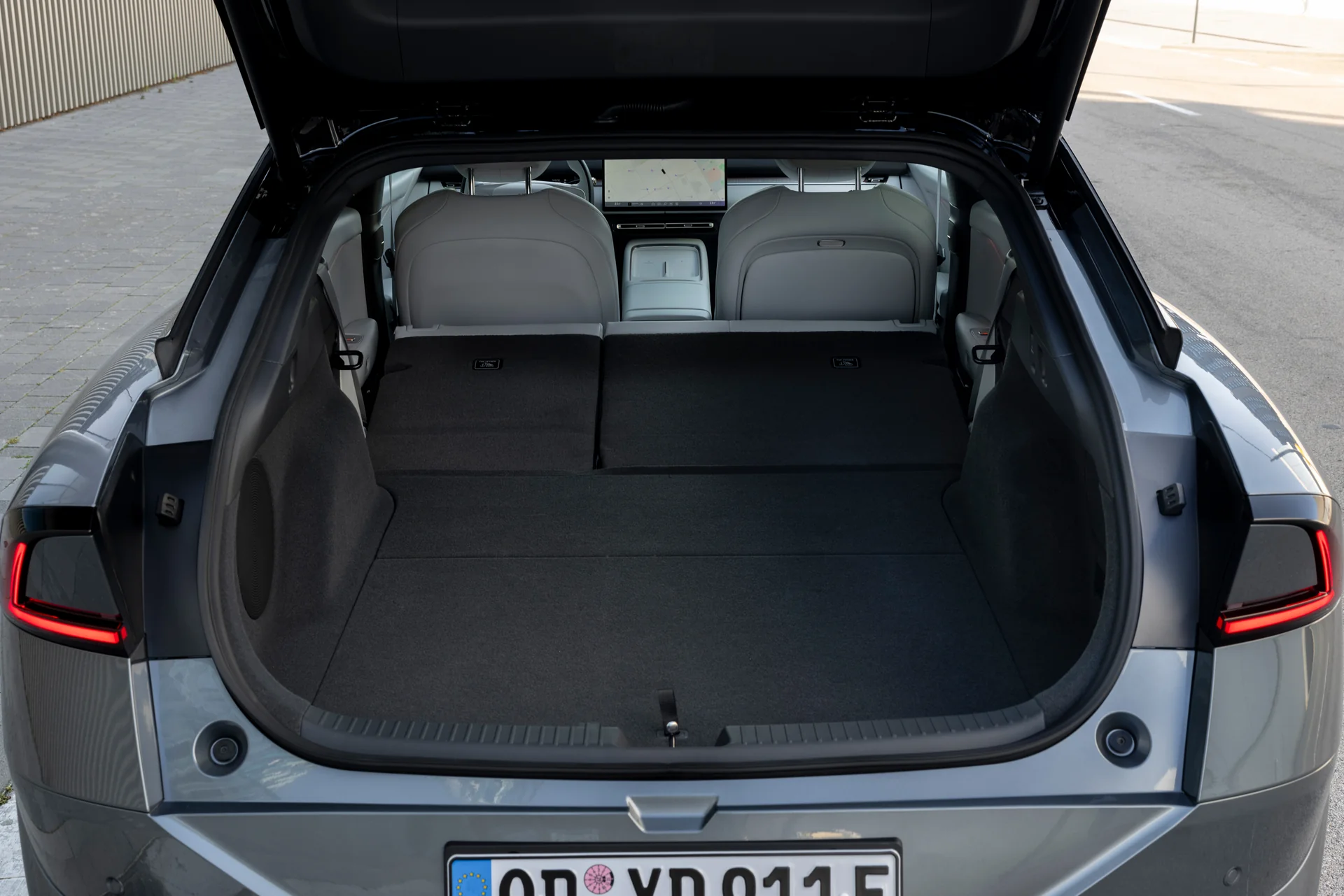 Xpeng P7+ – bagagerum m. sæder nede