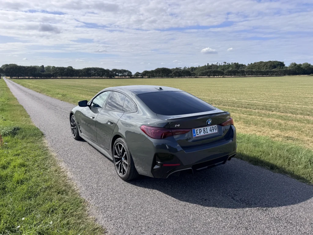 BMW i4 – skrå bagfra