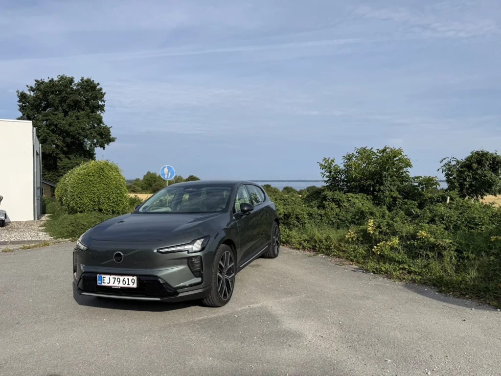 Volvo EX60 – forfra
