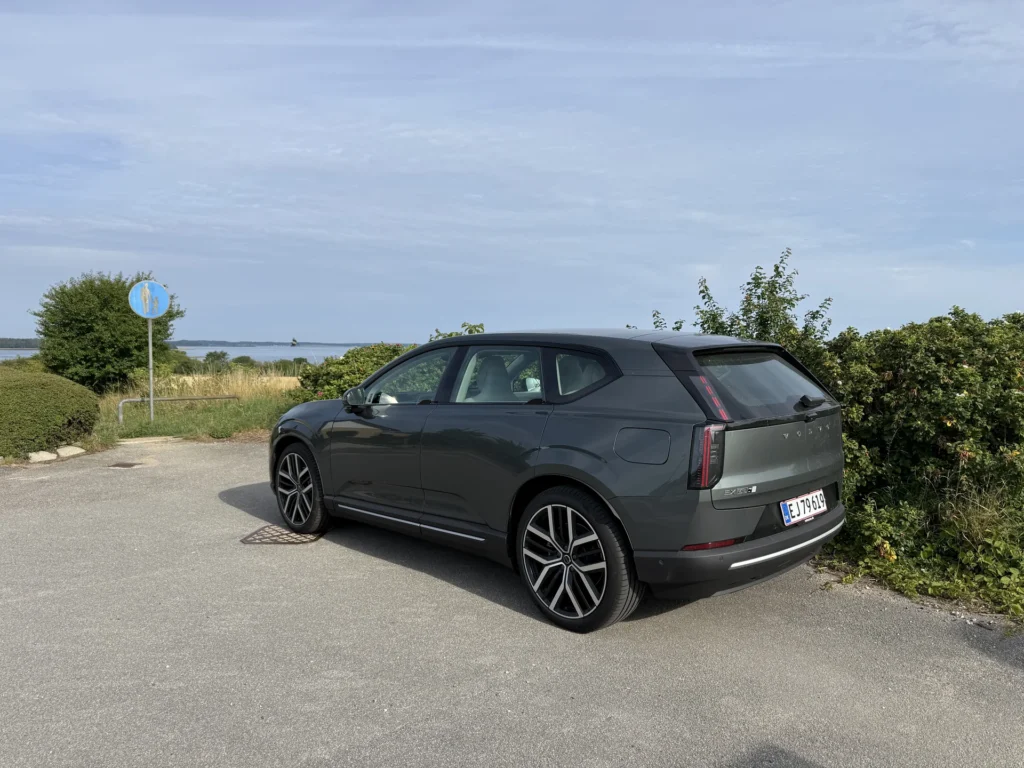 Volvo EX60 – skrå bagfra