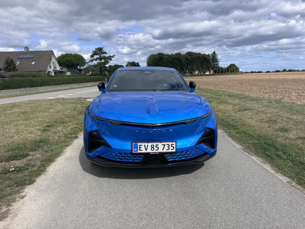Alpine A390 – forfra