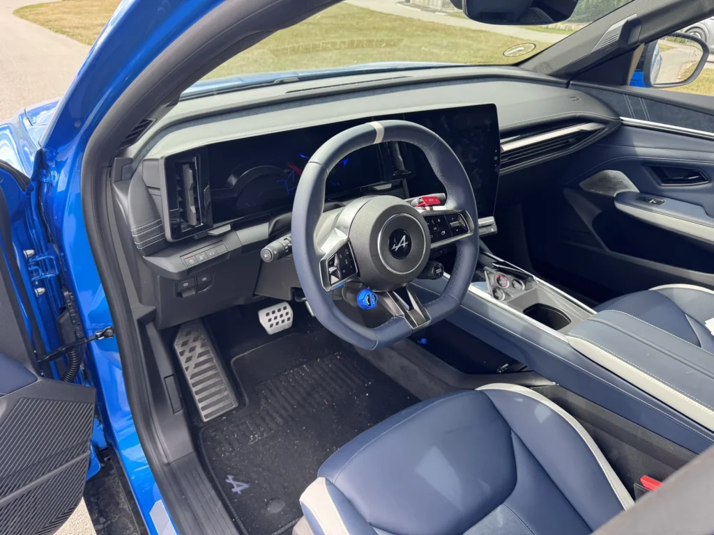 Alpine A390 – kabine