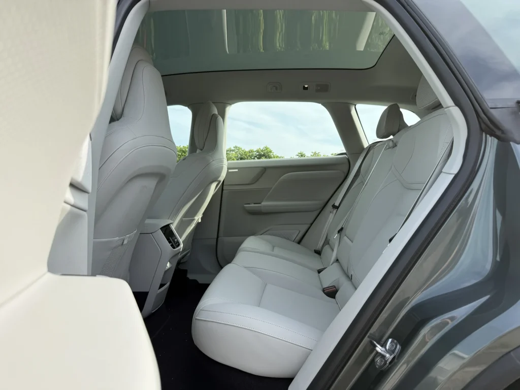 Volvo EX60 – bagsæder